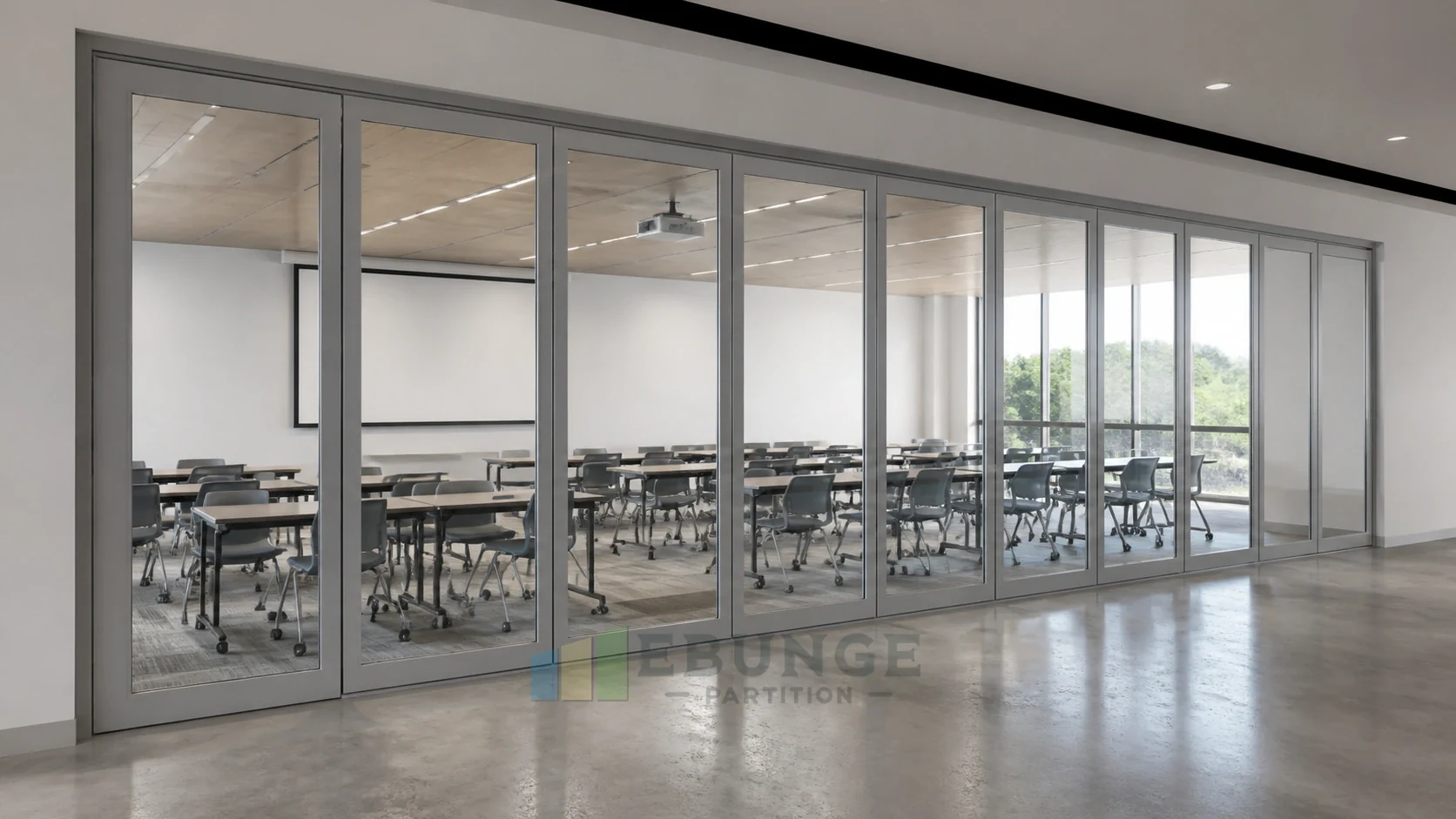 Revisión de entrega de obra en la instalación de muros de vidrio móviles para academia de capacitación — vista de la aplicación de apertura, concepto explicativo de muro de vidrio móvil EBUNGE