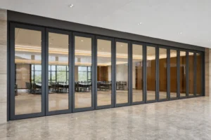 Cómo planificar el acceso de entrega para paneles móviles de pared de vidrio